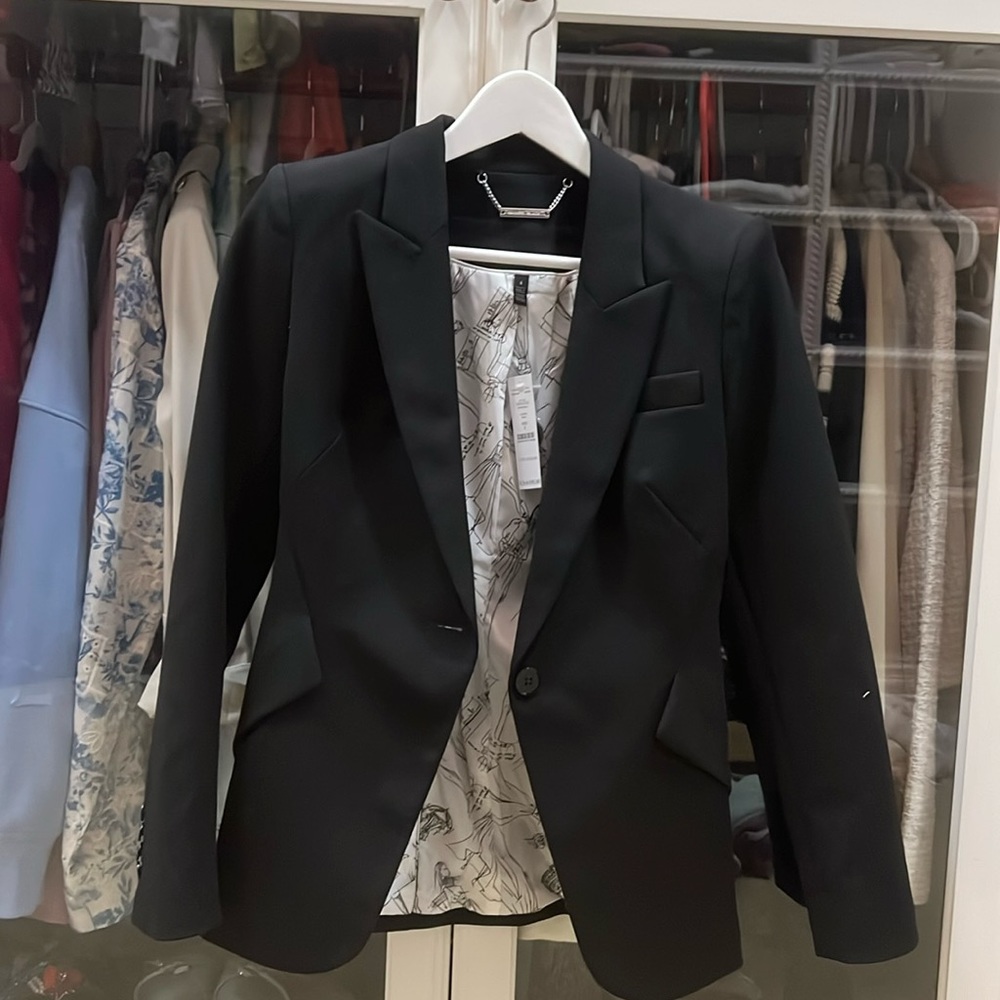 Black blazer size 4. White House black market
